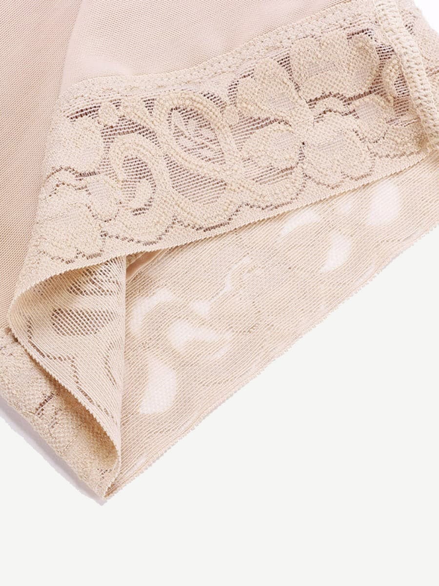 Gaine extensible grande taille à poitrine non rembourrée