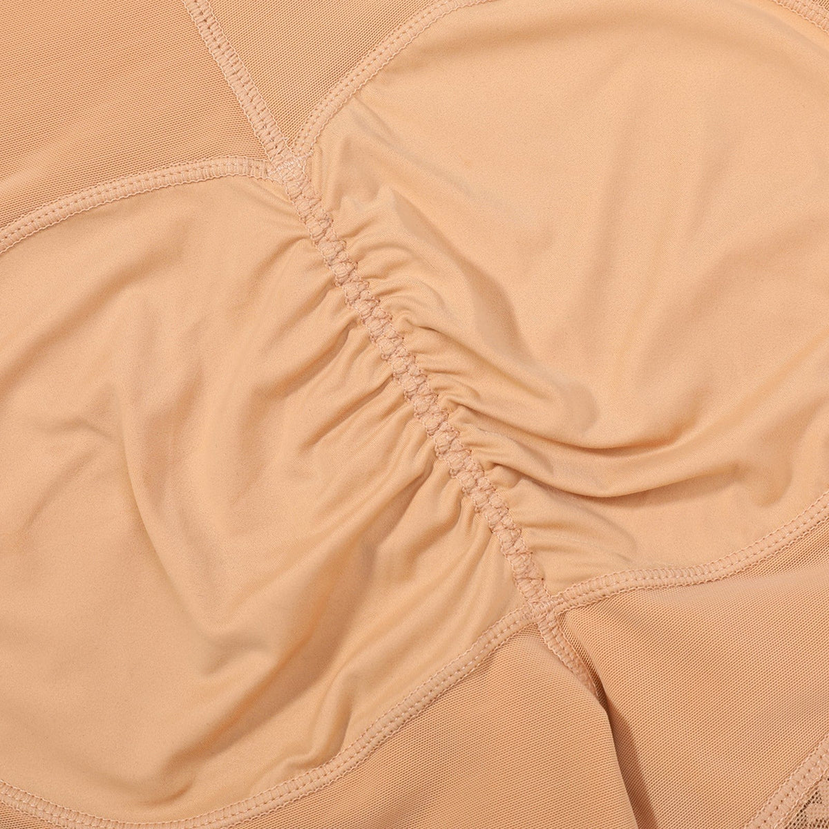 Short gainant taille haute à zip avant