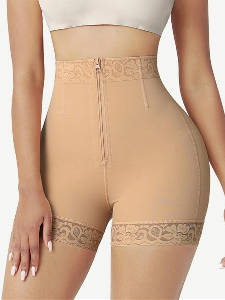 Short gainant taille haute à zip avant