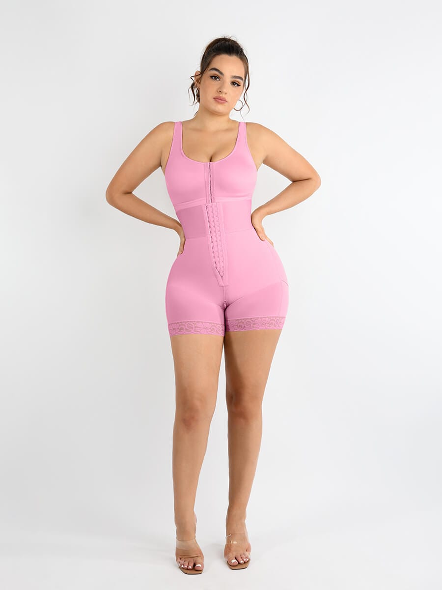 Gaine taille haute à trois baleines et agrafes