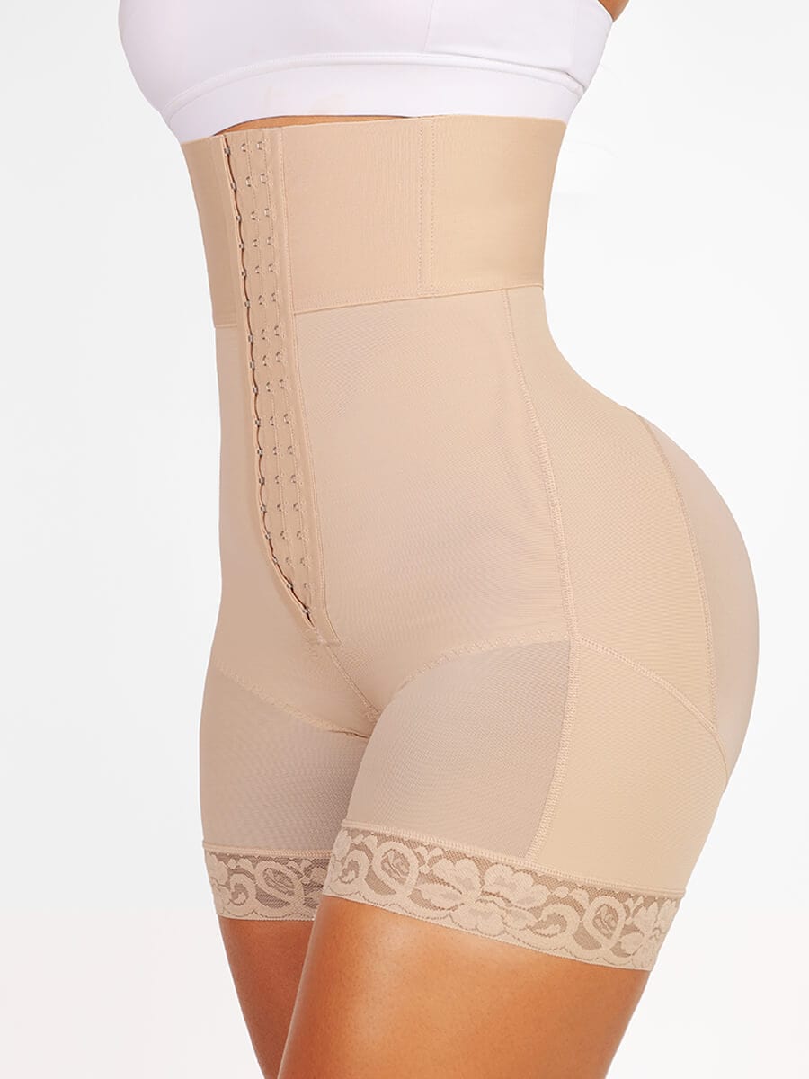 Gaine taille haute à trois baleines et agrafes