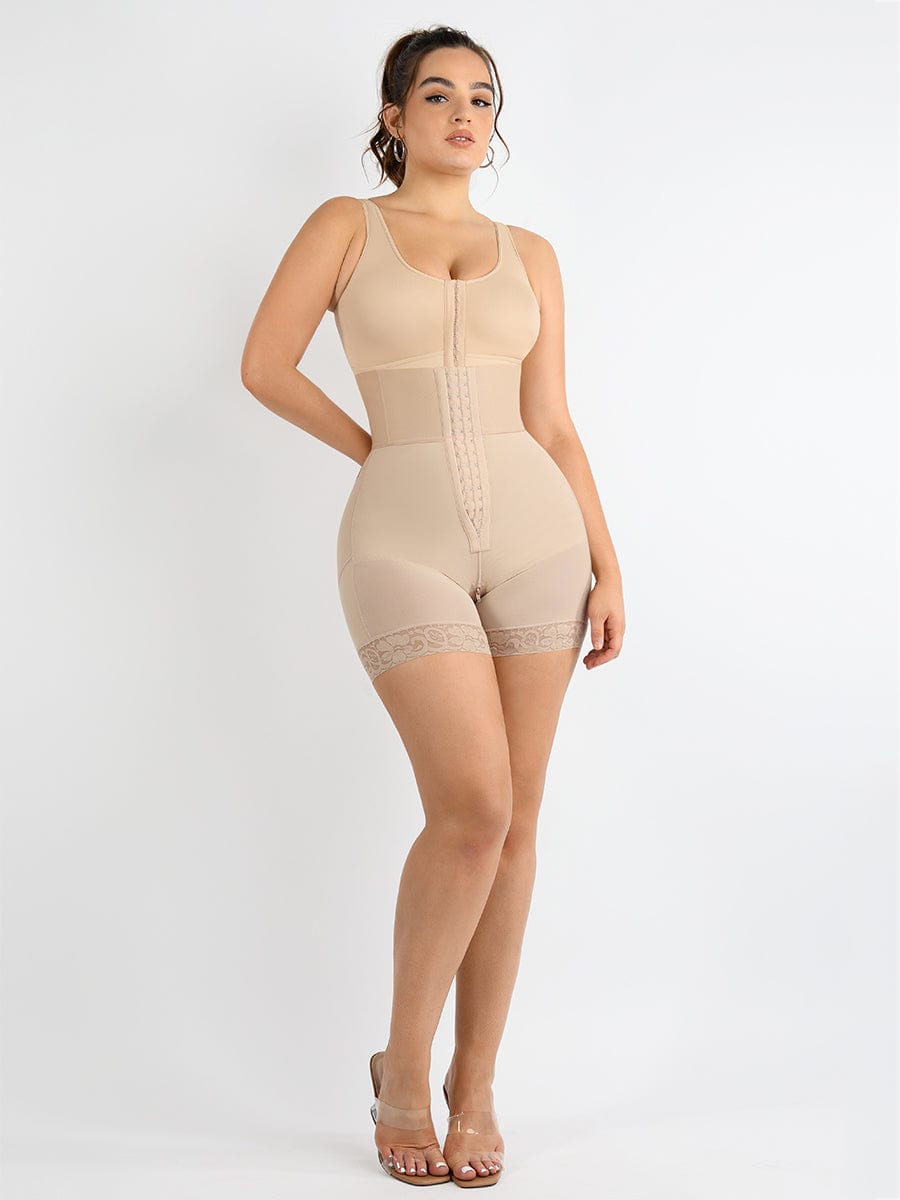 Gaine taille haute à trois baleines et agrafes
