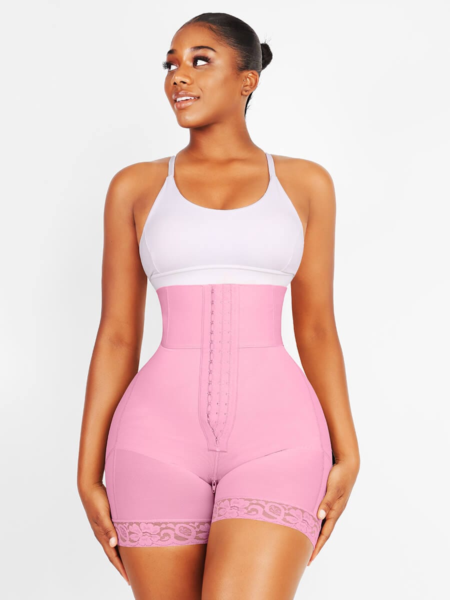 Gaine taille haute à trois baleines et agrafes