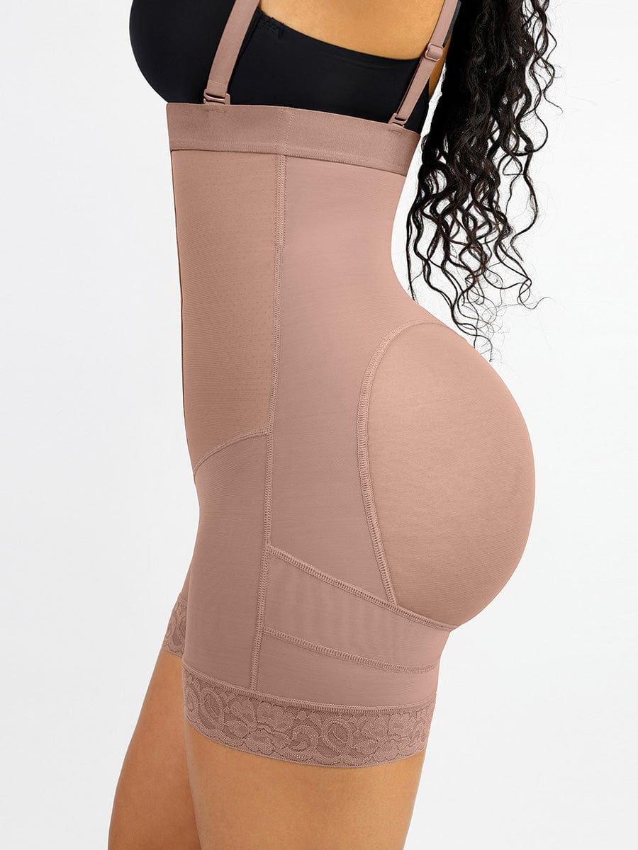 Gaine en latex à dentelle et bretelles amovibles