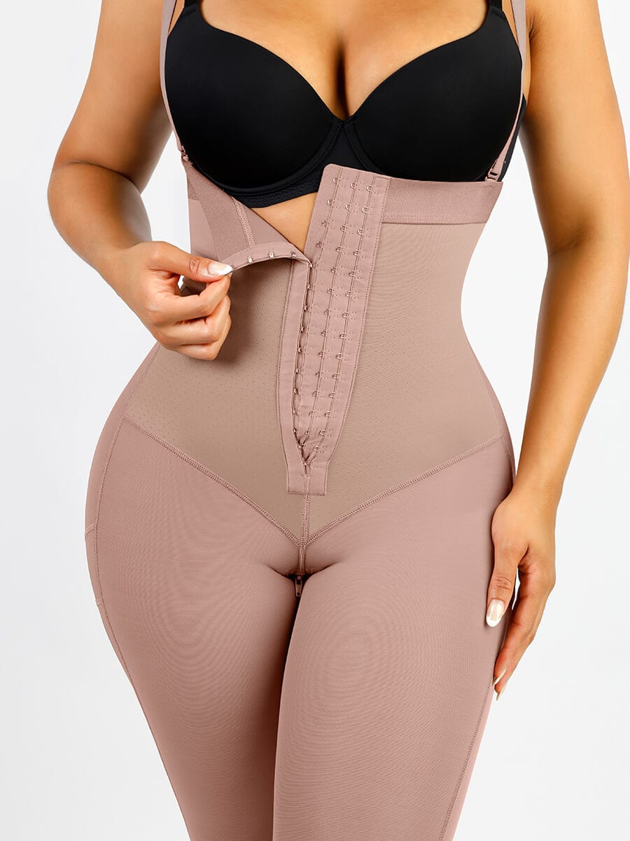 Gaine longue en latex à poitrine ouverte
