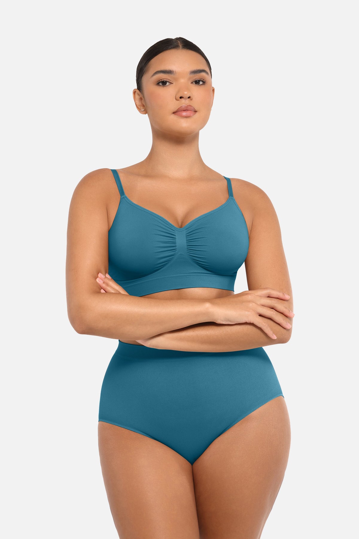 MT240117 — Seamless Mid-Rise Shaping Briefs