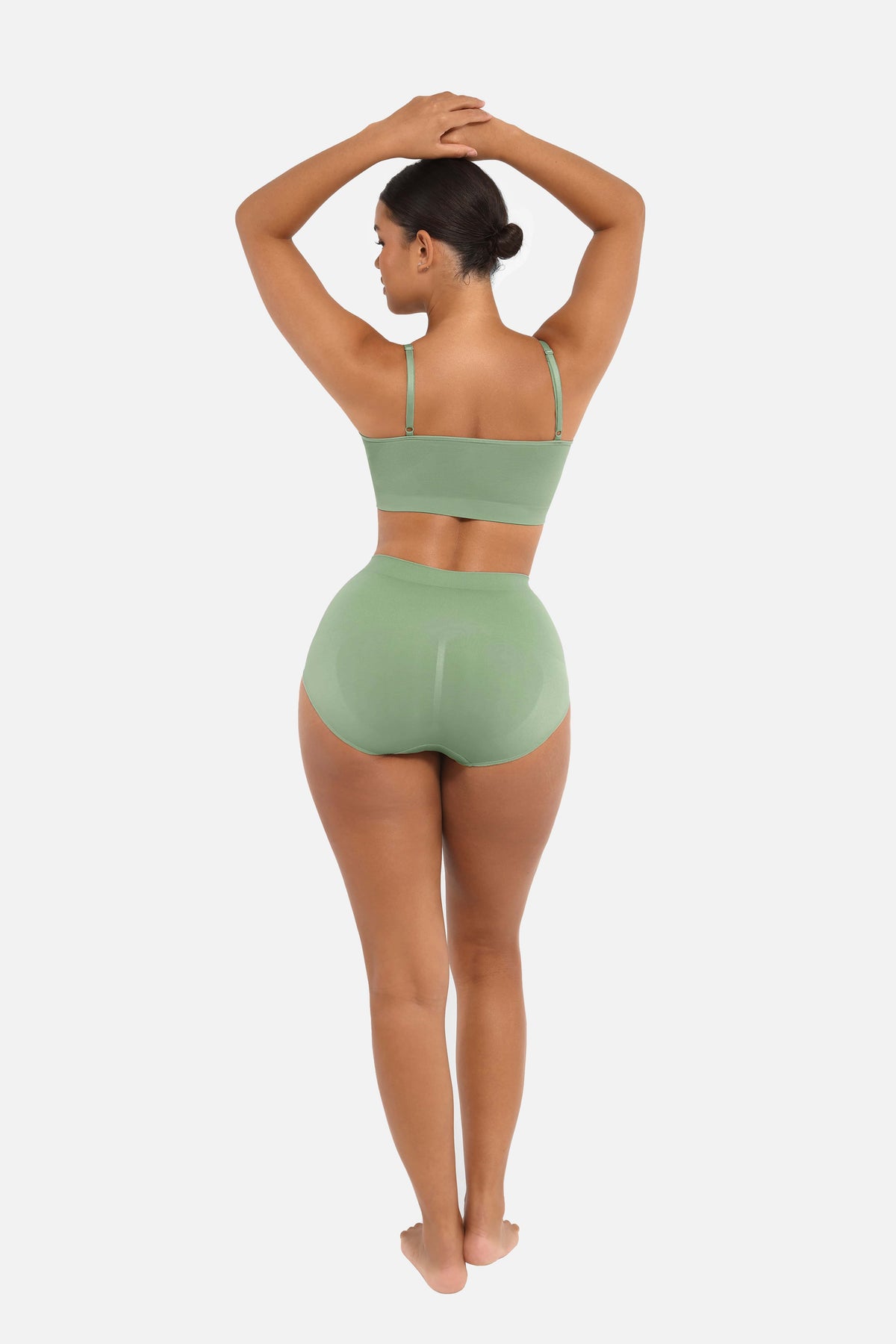 MT240117 — Seamless Mid-Rise Shaping Briefs