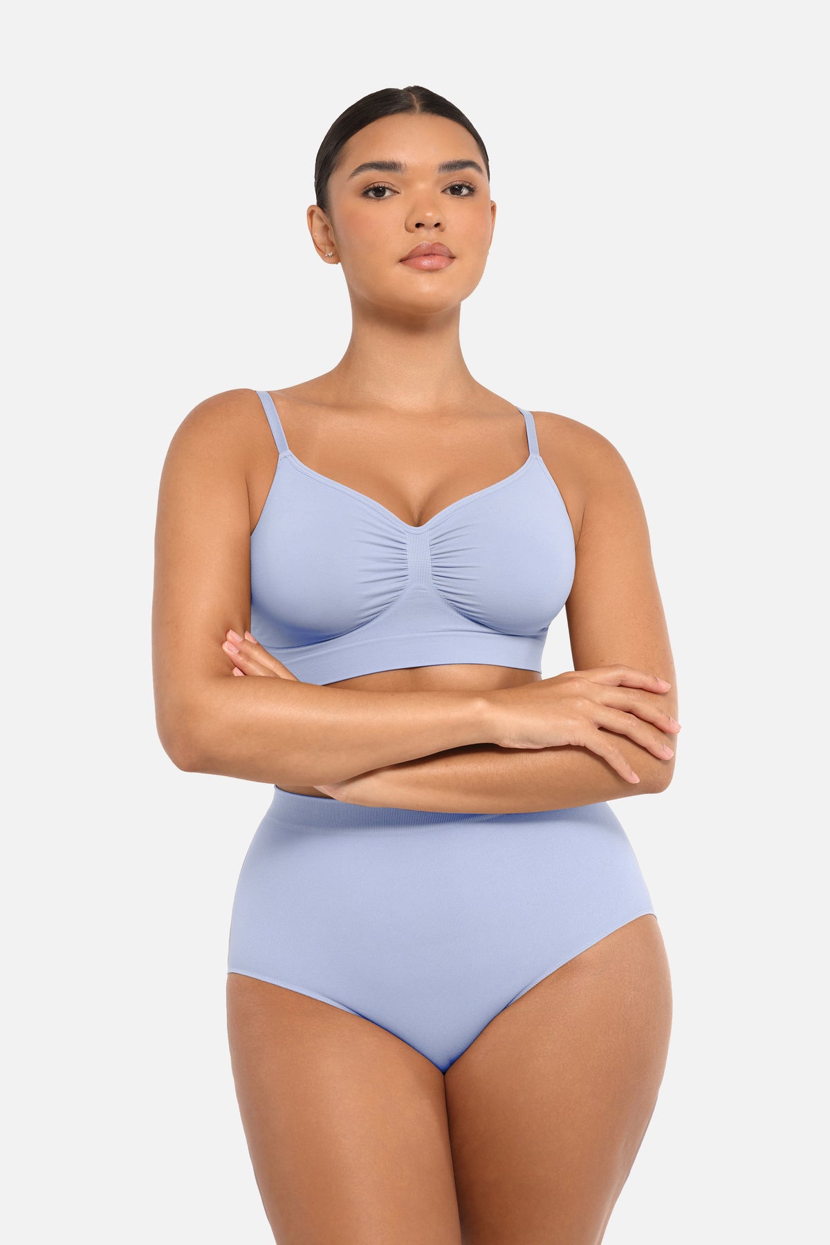 MT240117 — Seamless Mid-Rise Shaping Briefs