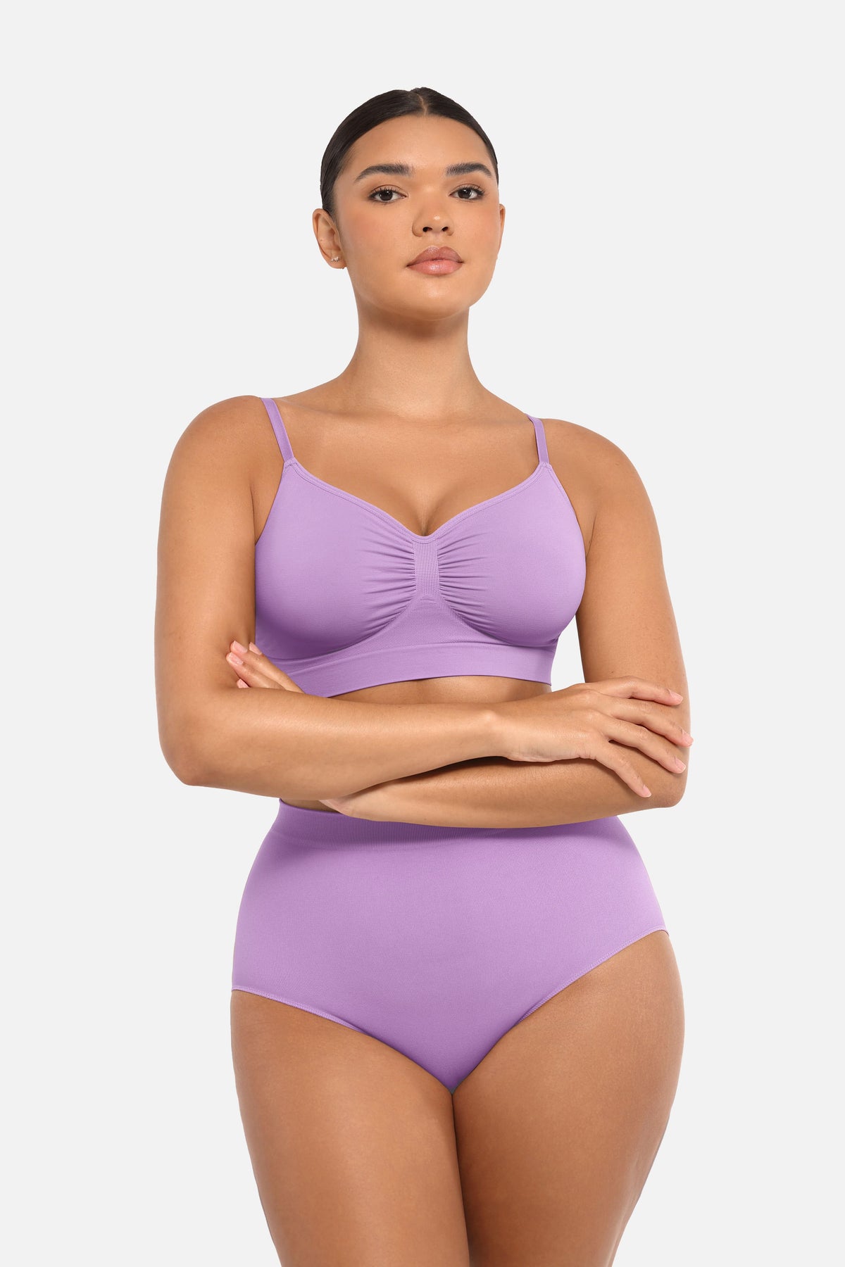 MT240117 — Seamless Mid-Rise Shaping Briefs