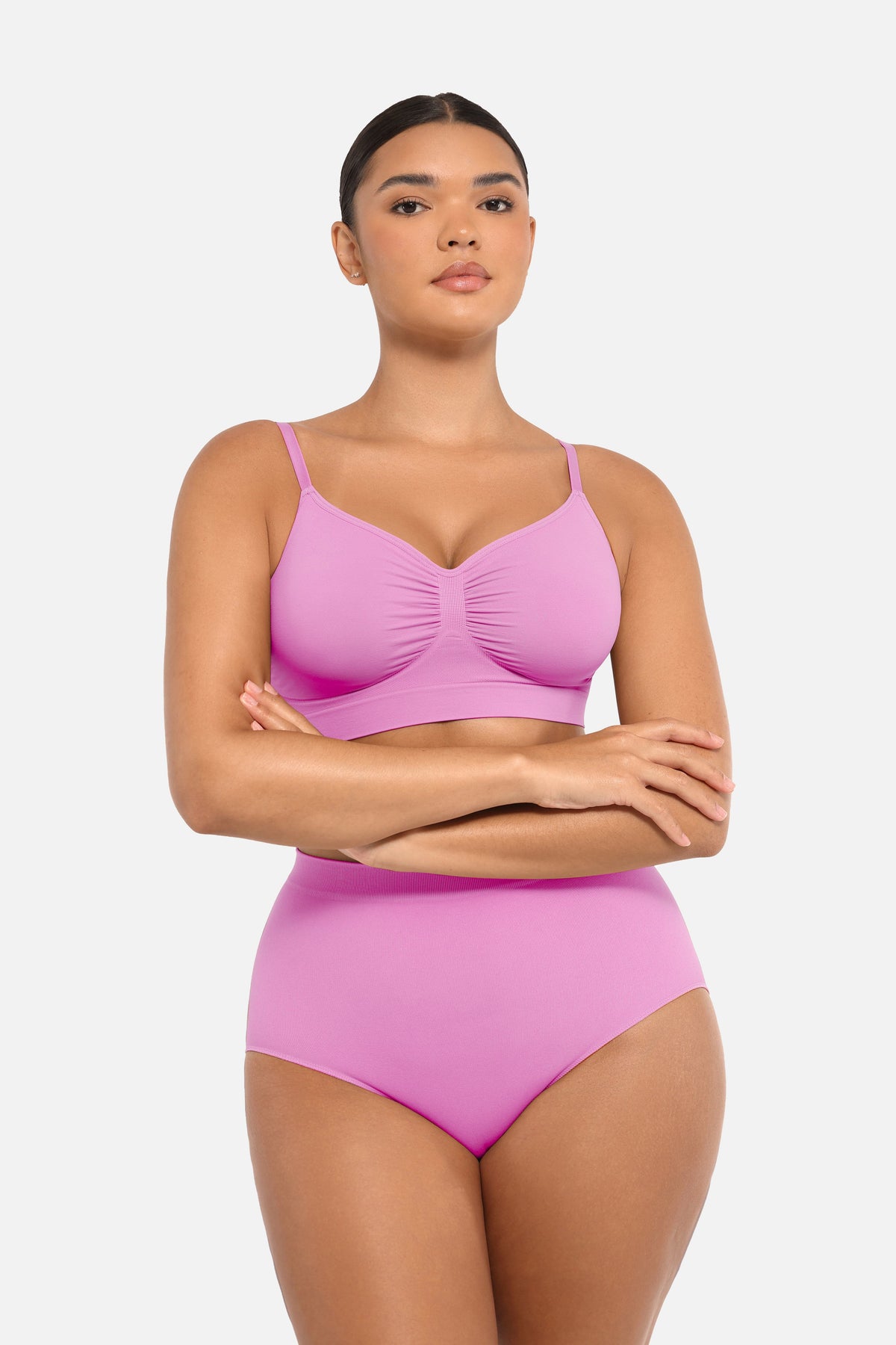 MT240117 — Seamless Mid-Rise Shaping Briefs