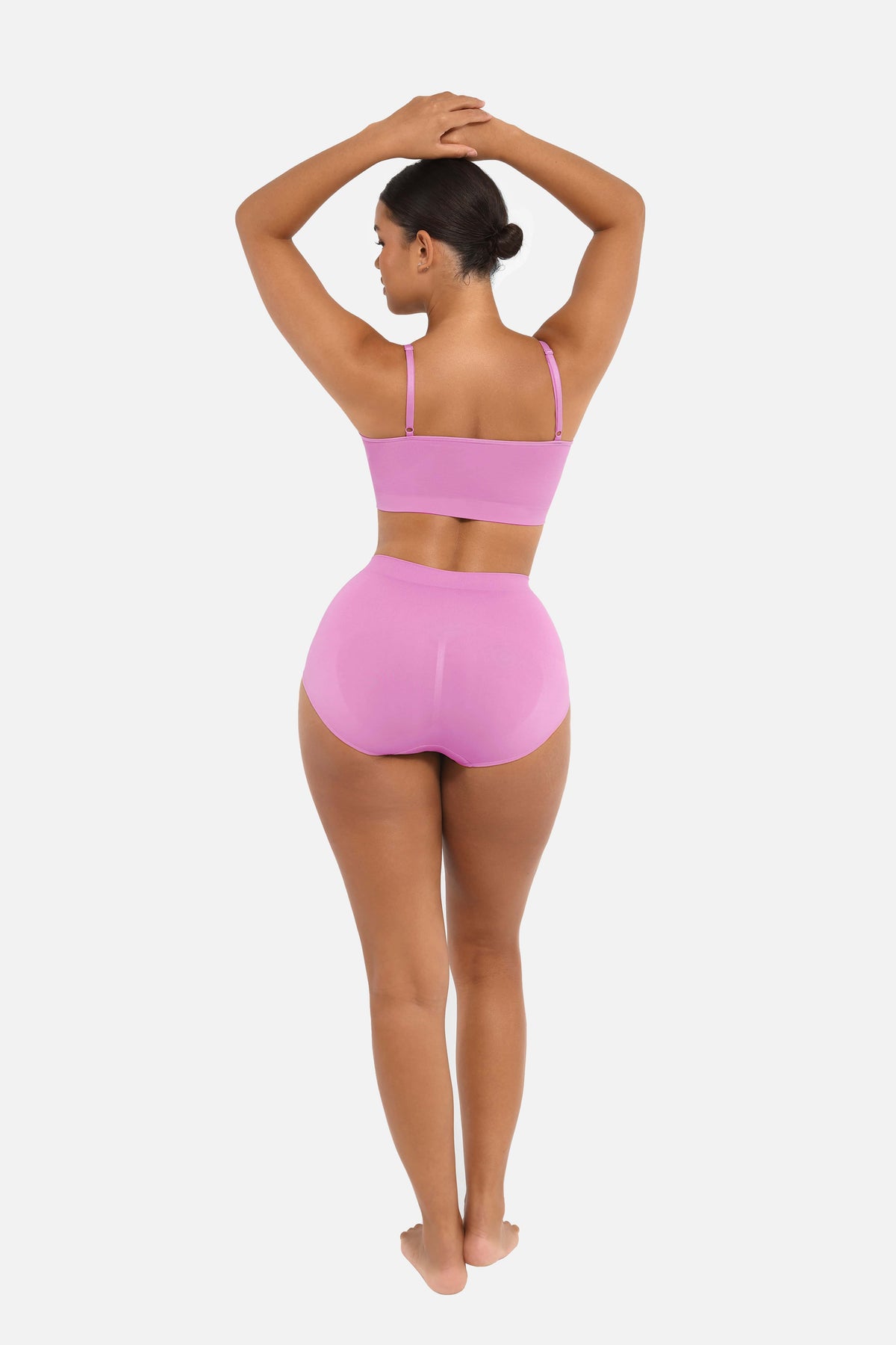 MT240117 — Seamless Mid-Rise Shaping Briefs