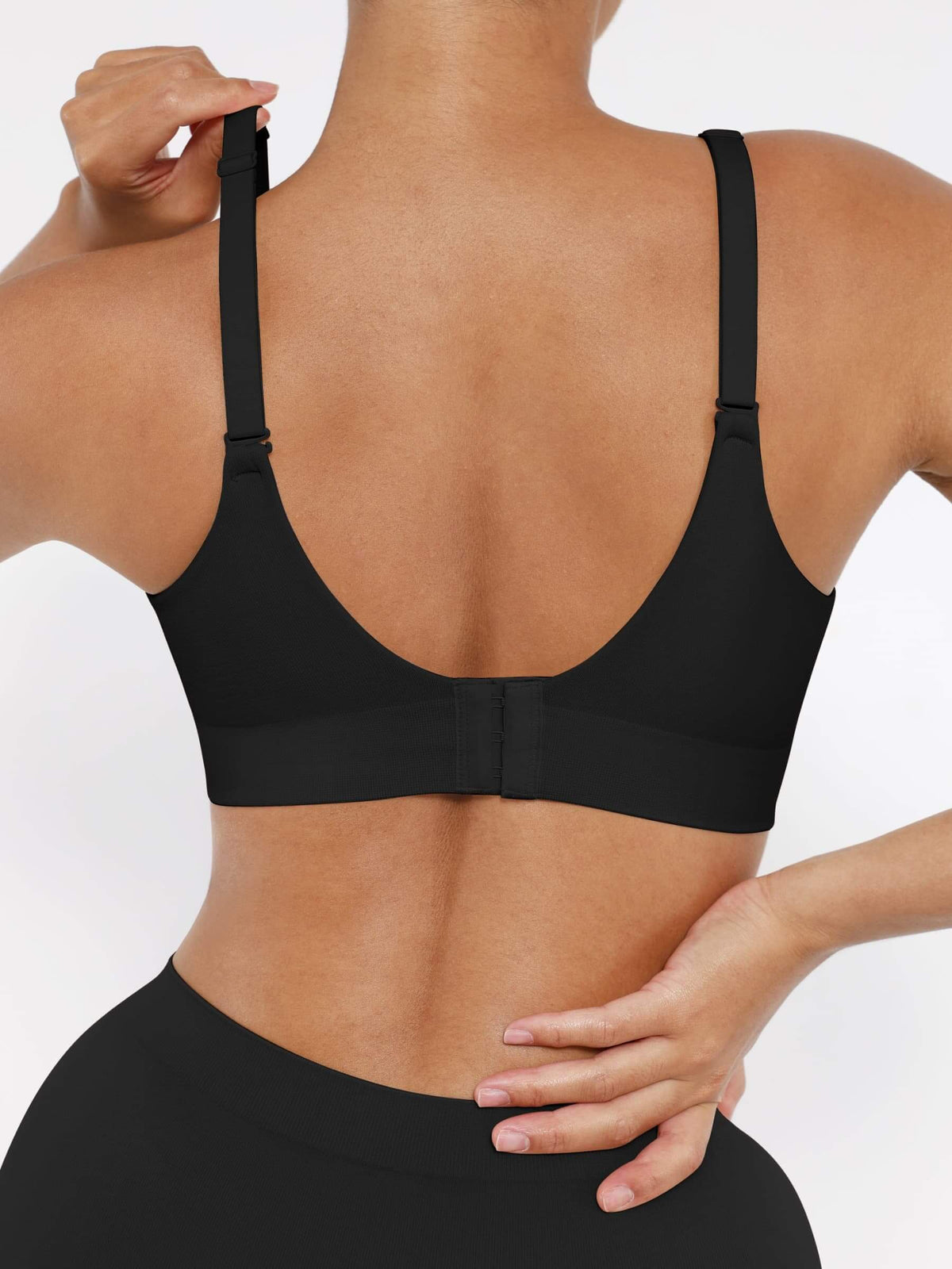 Soutien-gorge gainant sans armatures à bretelles amovibles