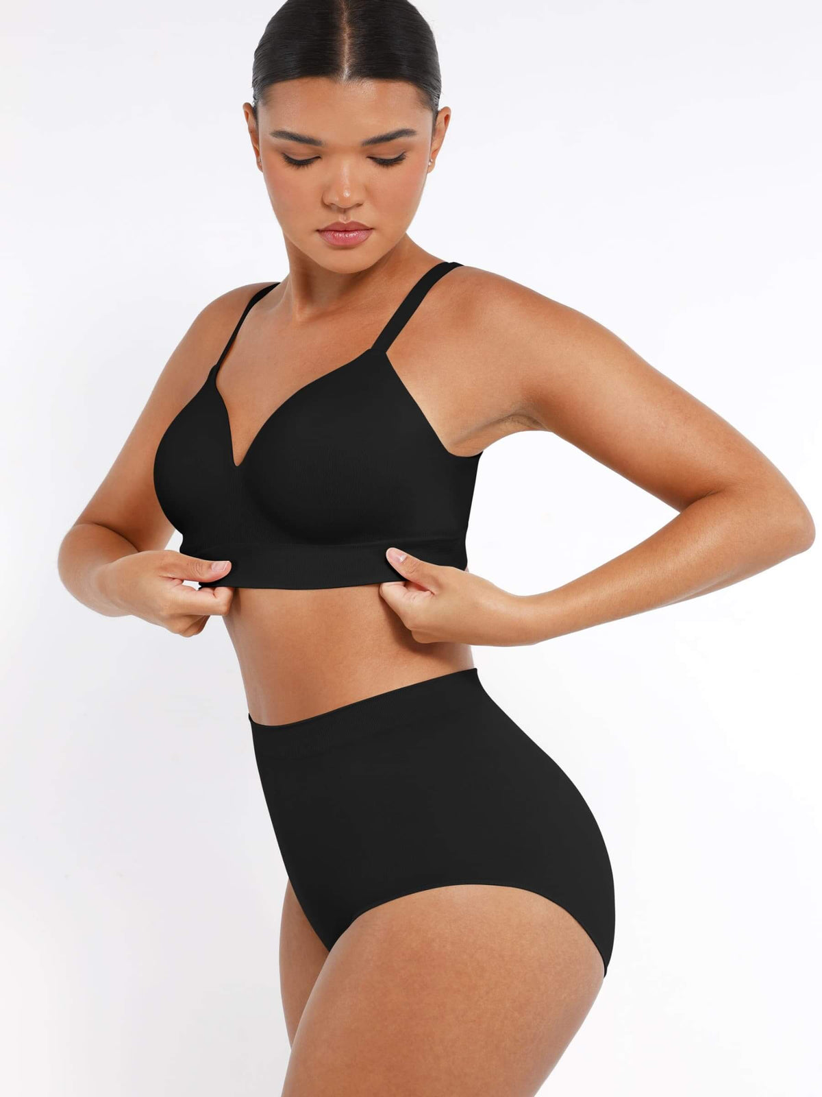 Soutien-gorge gainant sans armatures à bretelles amovibles