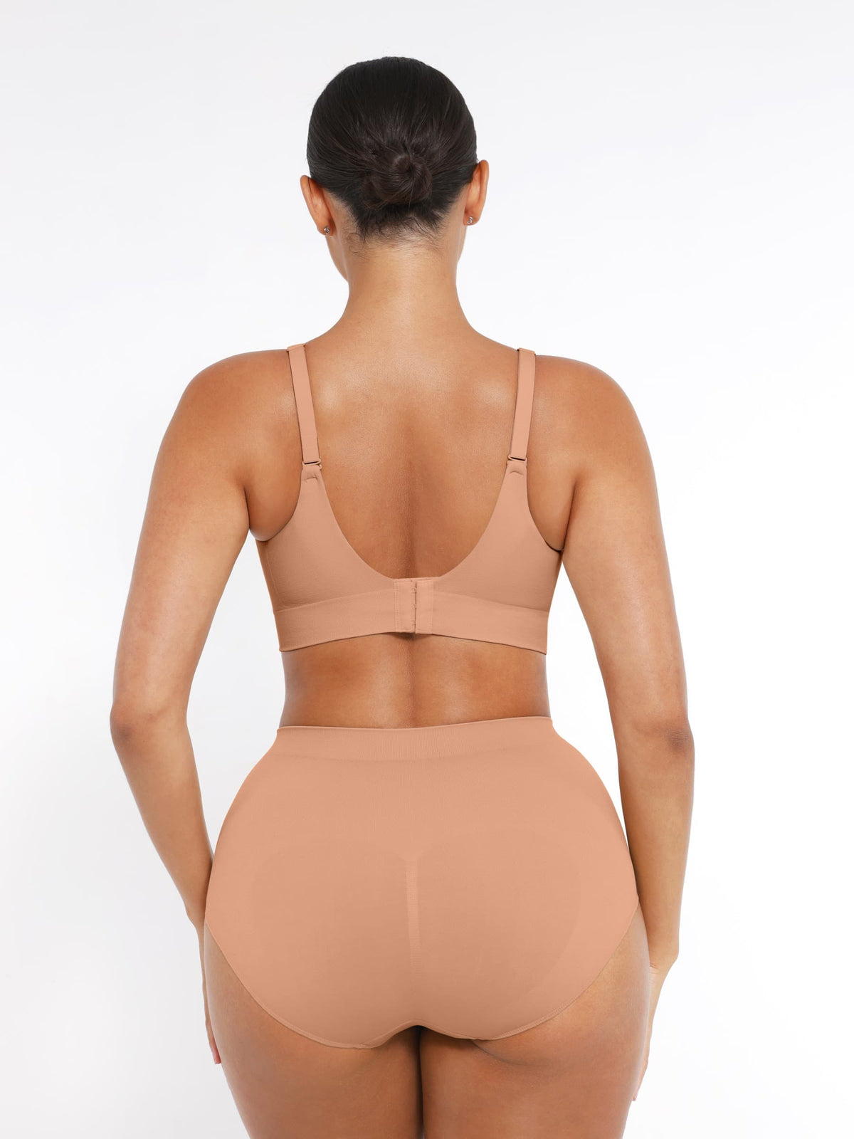 Soutien-gorge gainant sans armatures à bretelles amovibles