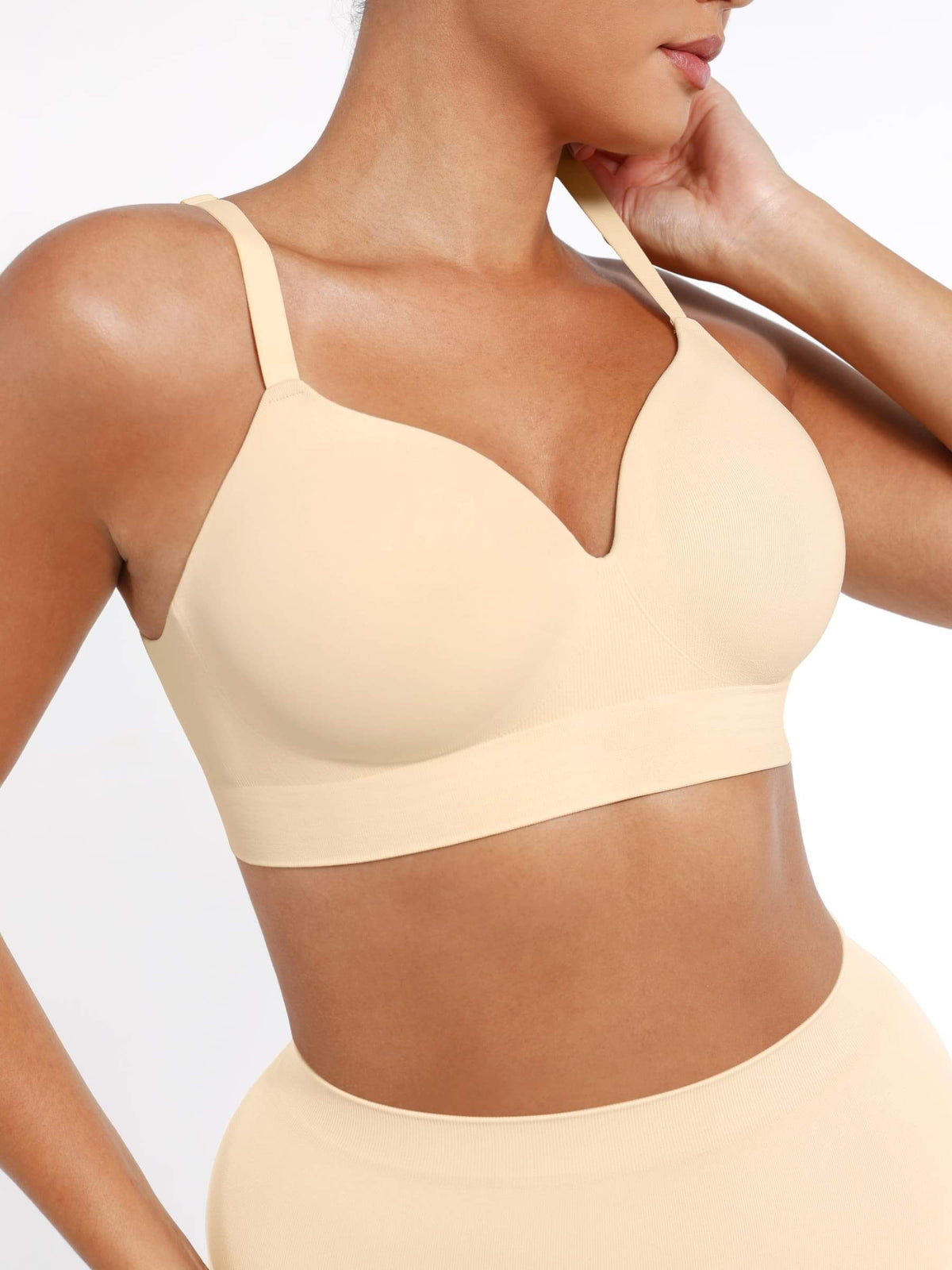 Soutien-gorge gainant sans armatures à bretelles amovibles