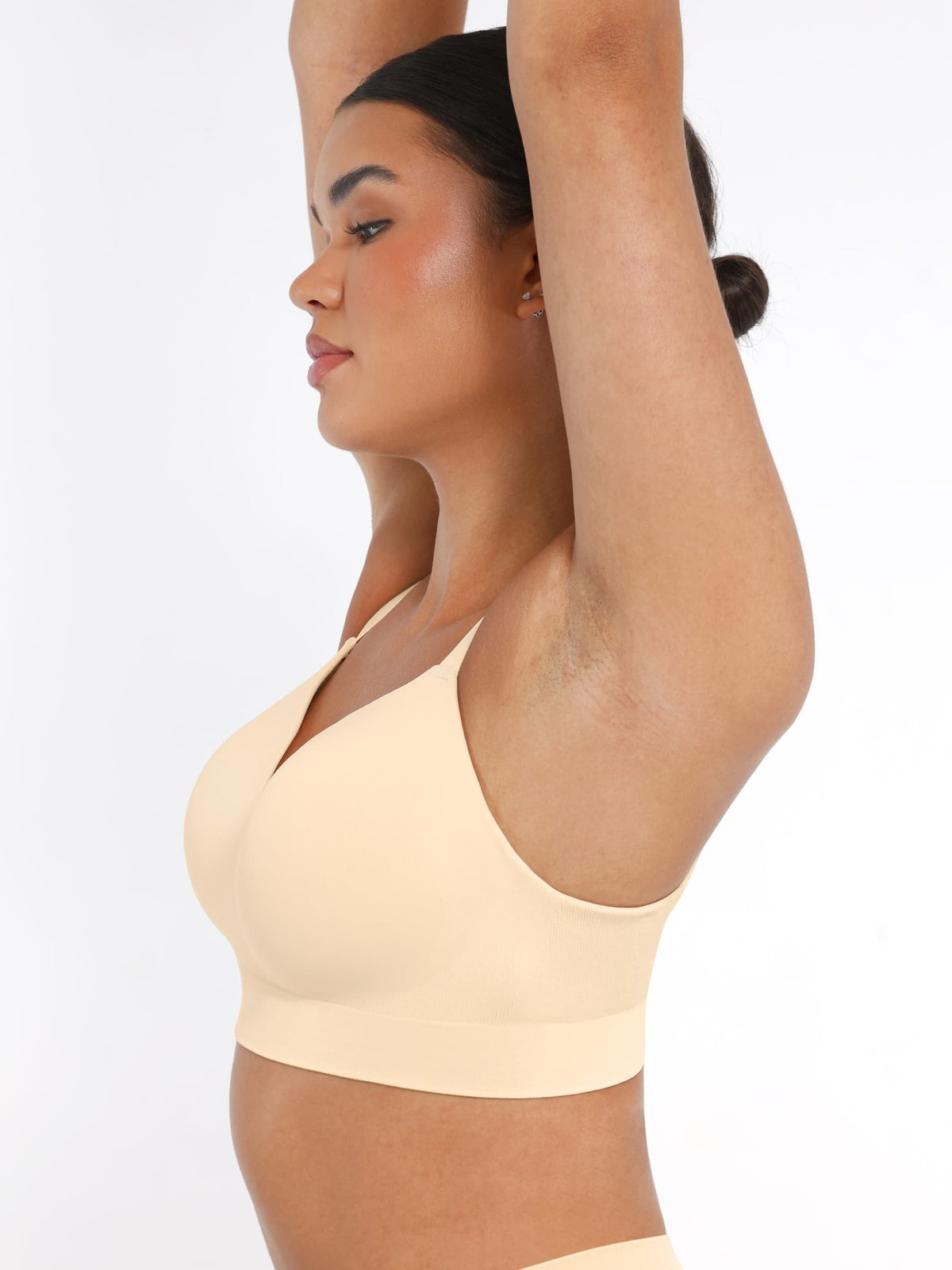 Soutien-gorge gainant sans armatures à bretelles amovibles