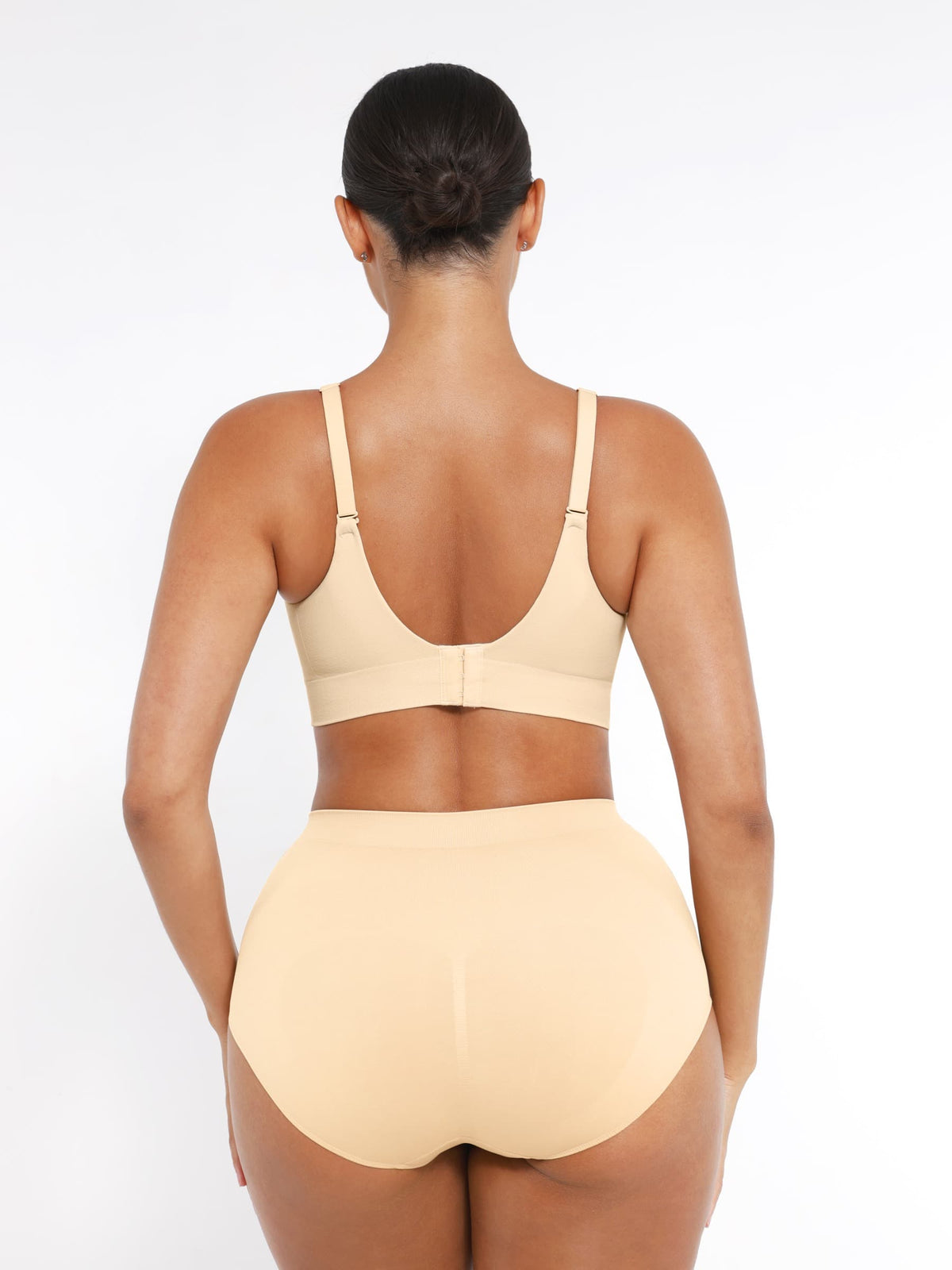 Soutien-gorge gainant sans armatures à bretelles amovibles