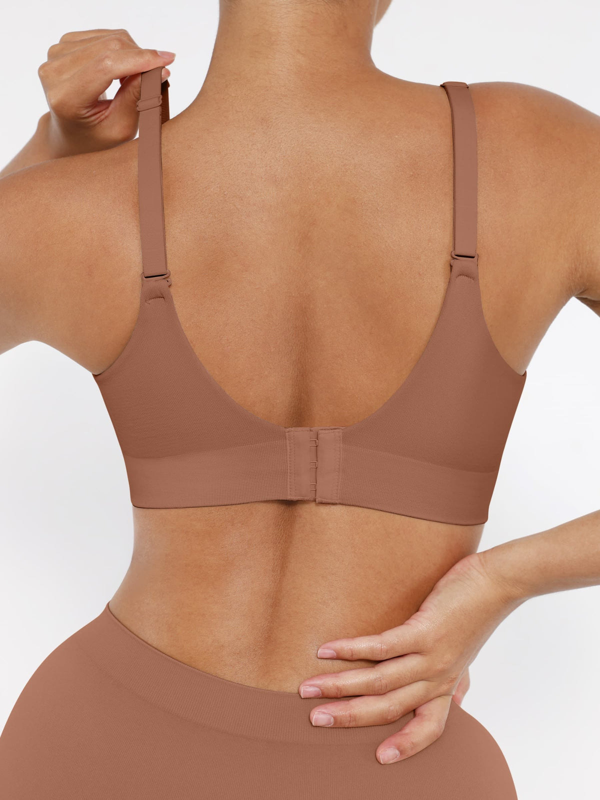 Soutien-gorge gainant sans armatures à bretelles amovibles