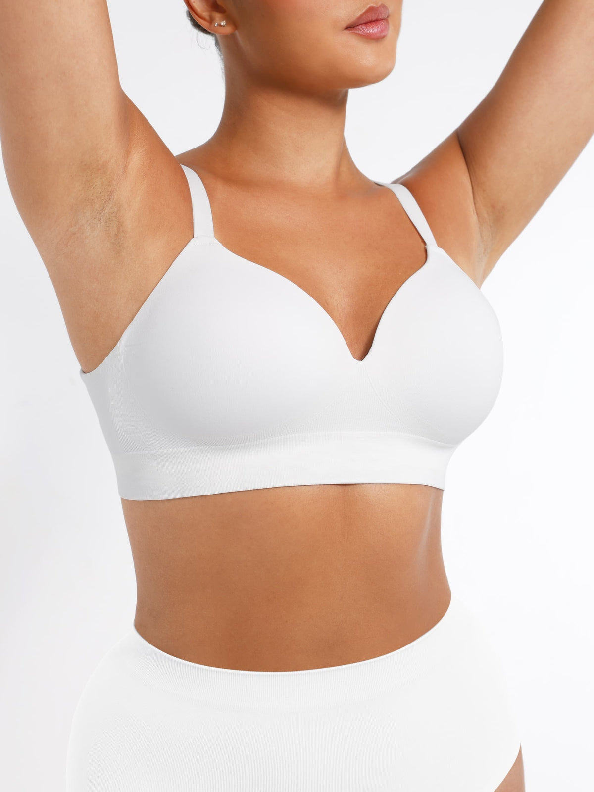 Soutien-gorge gainant sans armatures à bretelles amovibles