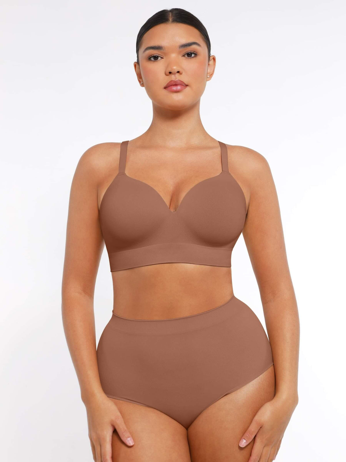 Soutien-gorge gainant sans armatures à bretelles amovibles