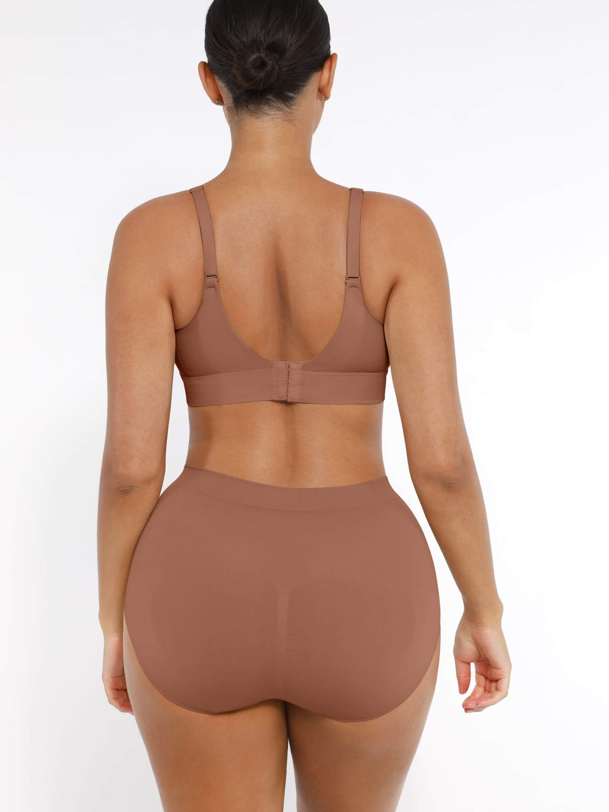 Soutien-gorge gainant sans armatures à bretelles amovibles
