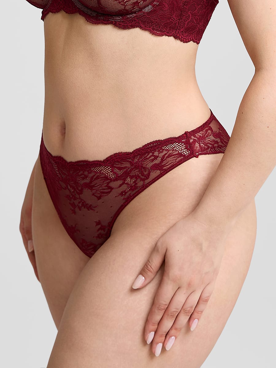 Low-Rise Floral Lace Briefs