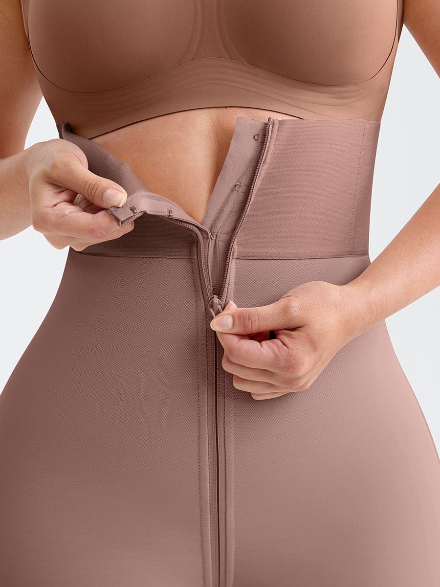 Gaine à quatre baleines courtes et fermeture zippée