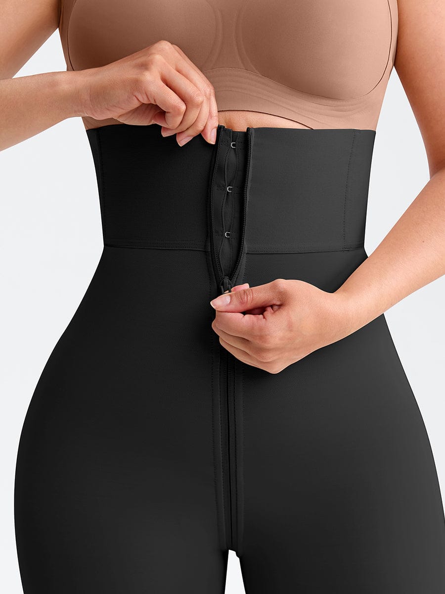 Gaine à quatre baleines courtes et fermeture zippée